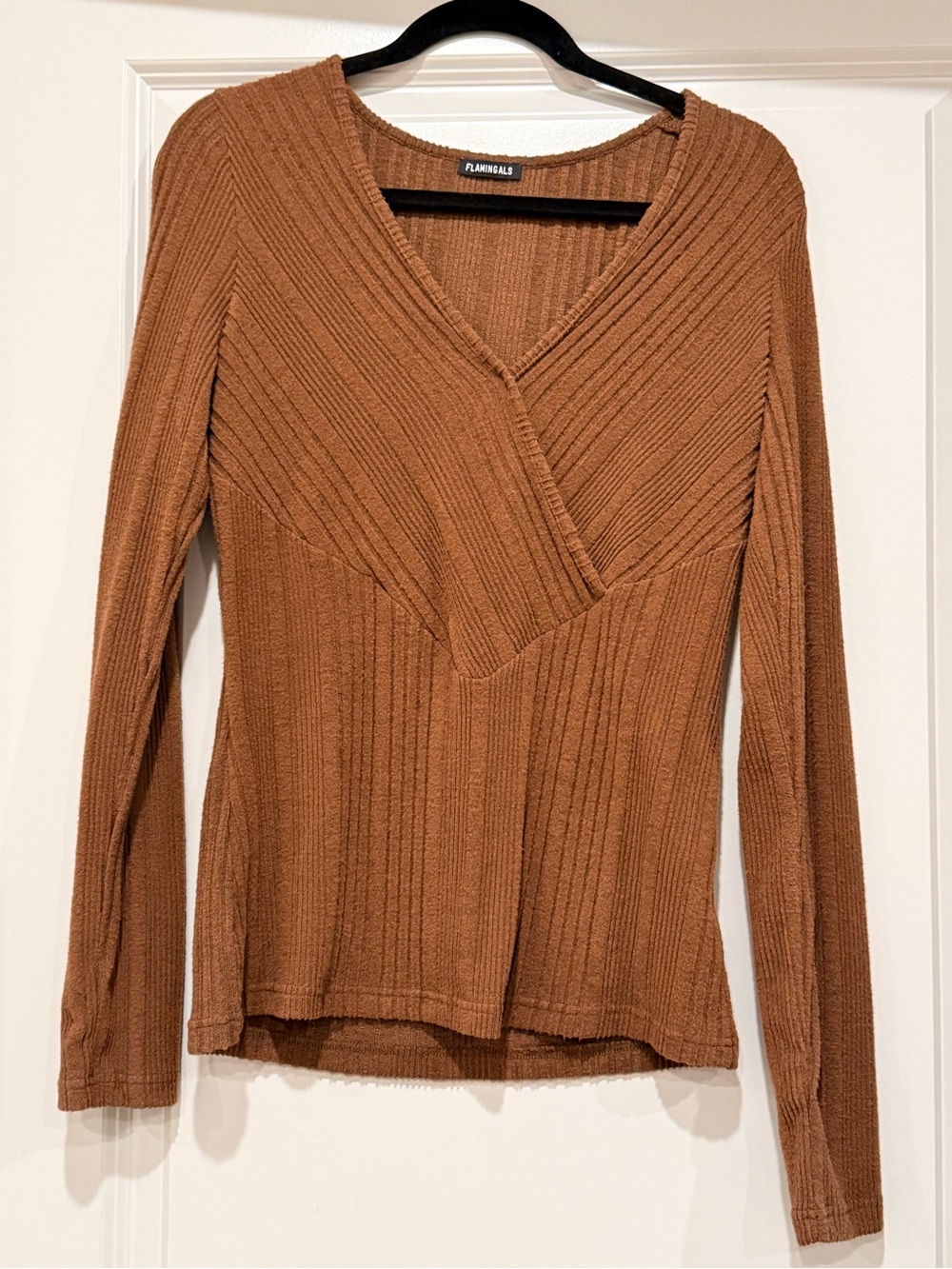Women’s  Ribbed V-Neck Long Sleeve Sweater - Brown